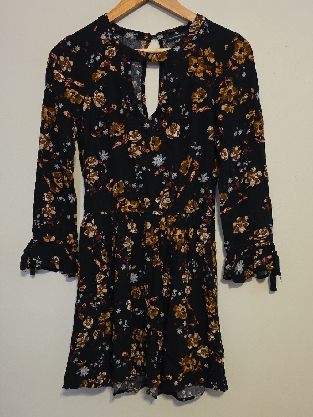 American Eagle Outfitters Black Floral Long-Sleeve Mini Dress